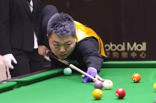 横扫！林诗栋3-0战胜林文政晋级男单32强 下一轮对阵阿萨尔